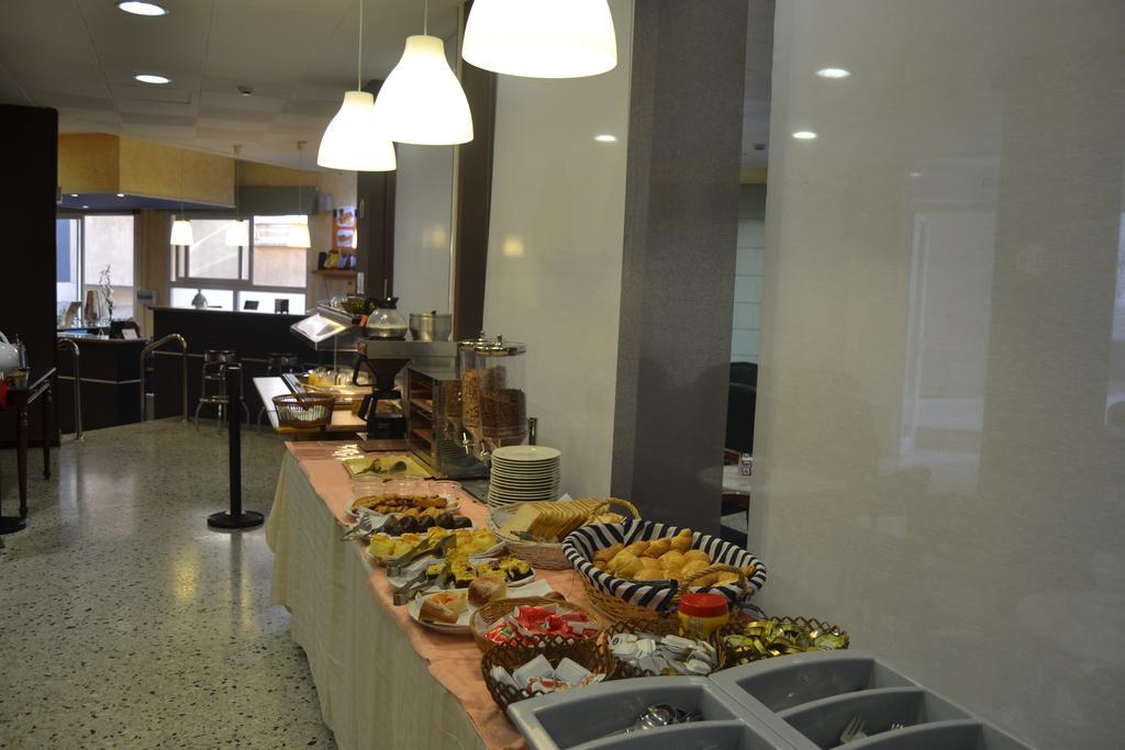Hotel Proa Astor 滨海略雷特 外观 照片