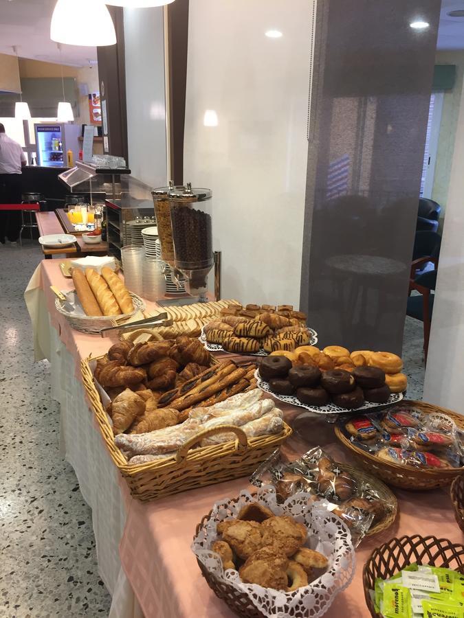 Hotel Proa Astor 滨海略雷特 外观 照片